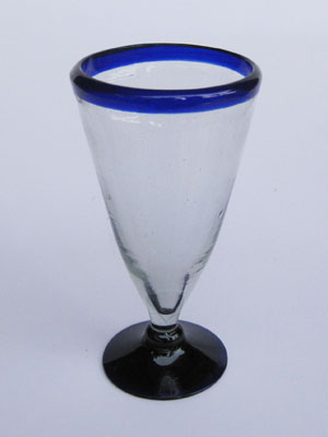 Borde Azul Cobalto al Mayoreo / vasos para cerveza tipo Pilsner con borde azul cobalto / Vasos angulados tipo Pilsner de vidrio soplado con borde azul cobalto. Revele el color y gasificacin de su cerveza favorita con ste estupendo juego de vasos.